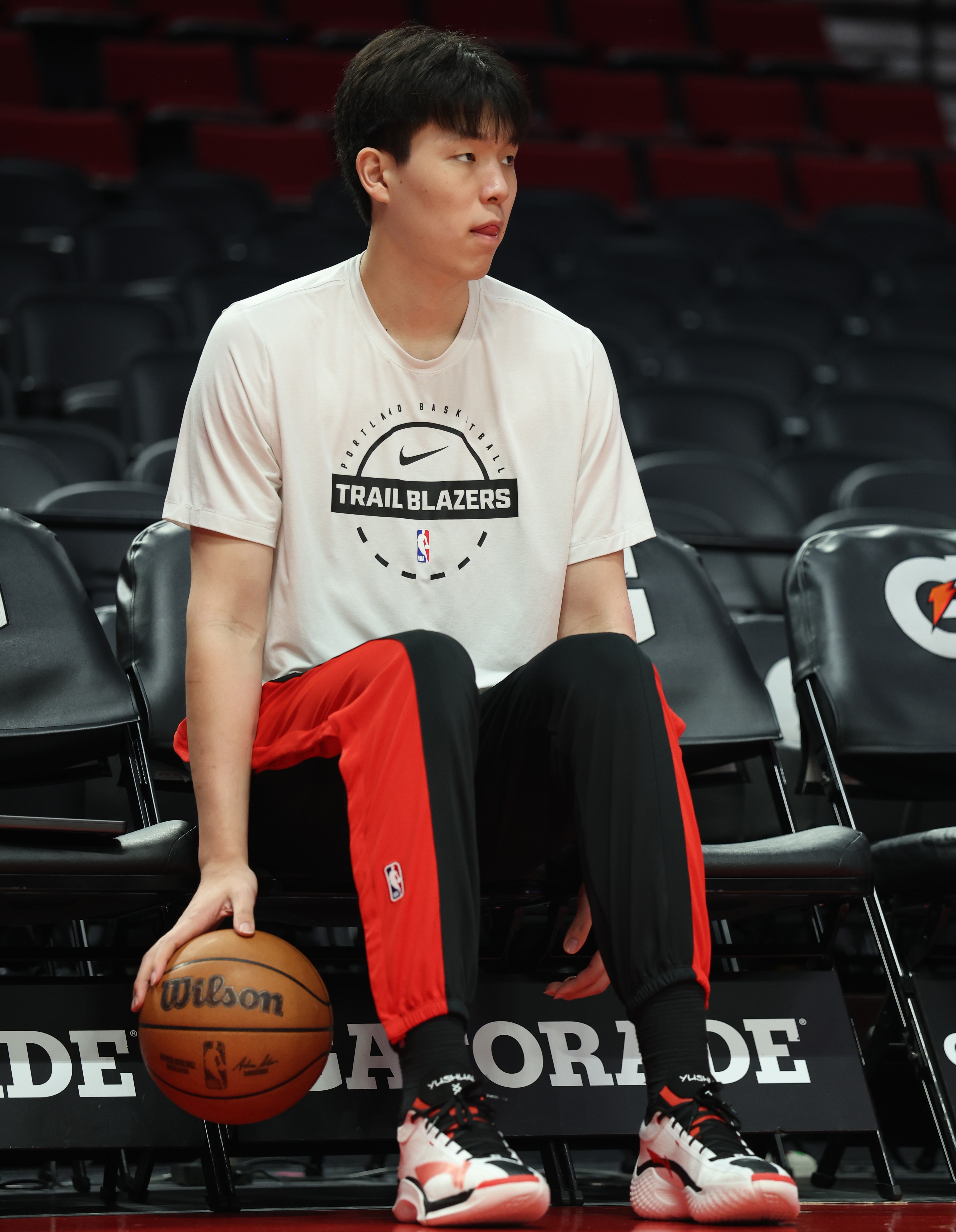 360体育-拓媒:球队不会为场均2.4分的杨瀚森重塑打法 为此后者难达上限