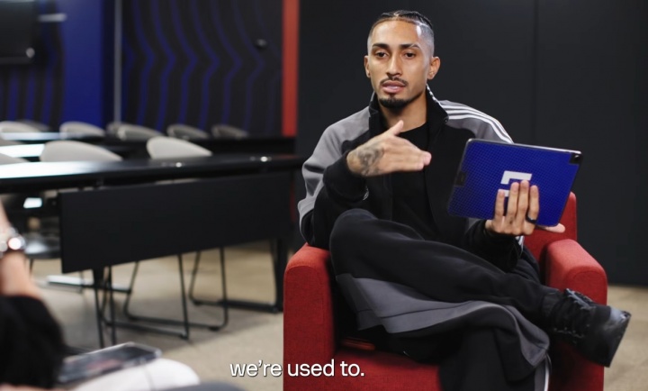 360足球直播-拉菲尼亚:刚开始相处可能觉得莱万有点怪,但后来你就习惯了